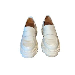 ALOHAS Cream Loafers with Chunky Sole